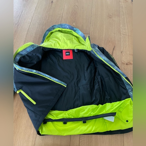 Like New! O’Neill Snowboard/Ski Jacket - Picture 2 of 4